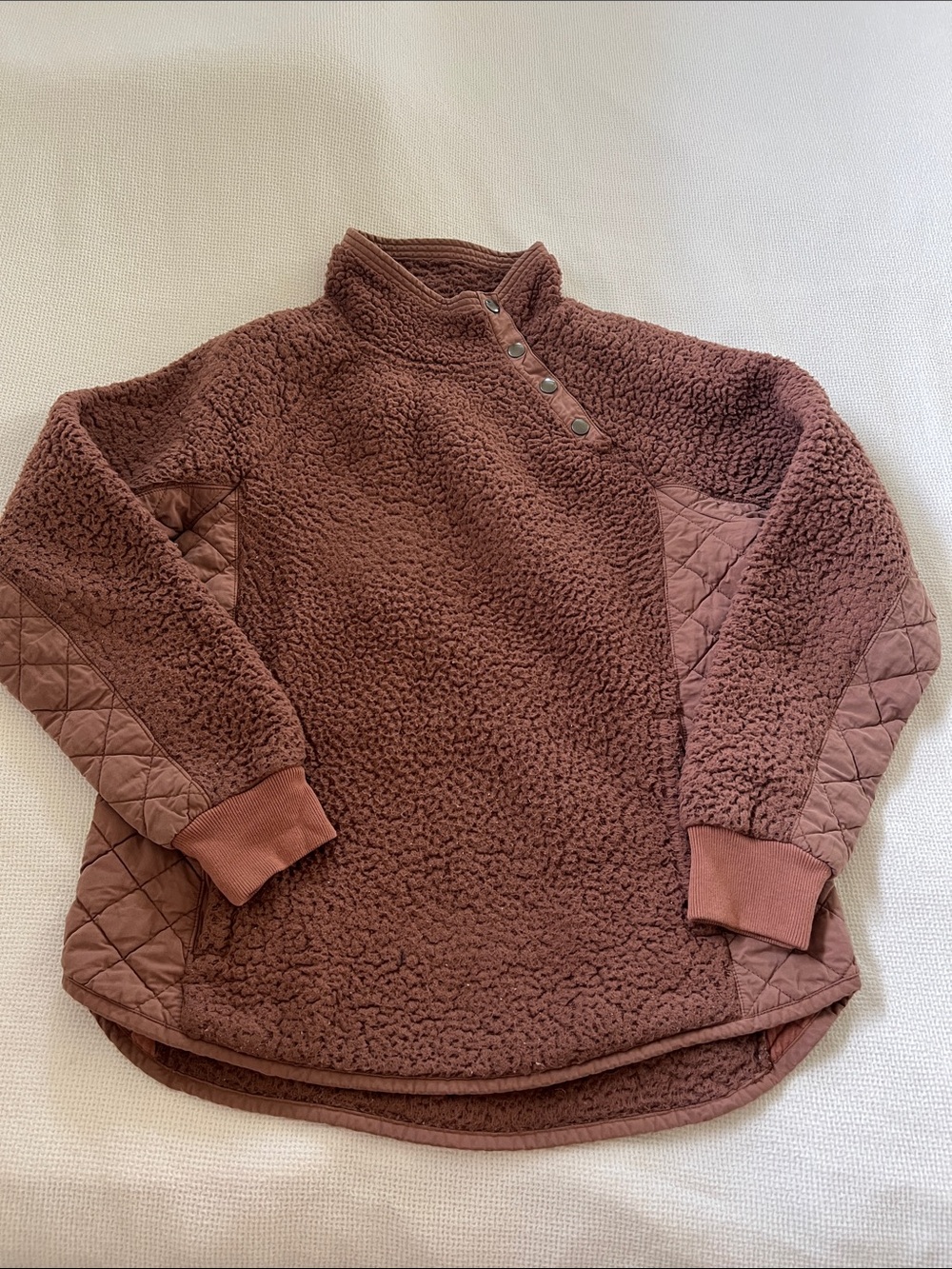 Abercrombie & Fitch Quilted-Sleeve Sherpa Pullover - Mauve Brown